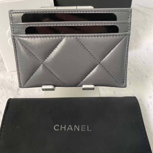 Chanel Dark Gray Chanel 19 Card Holder - Picture 3 of 7